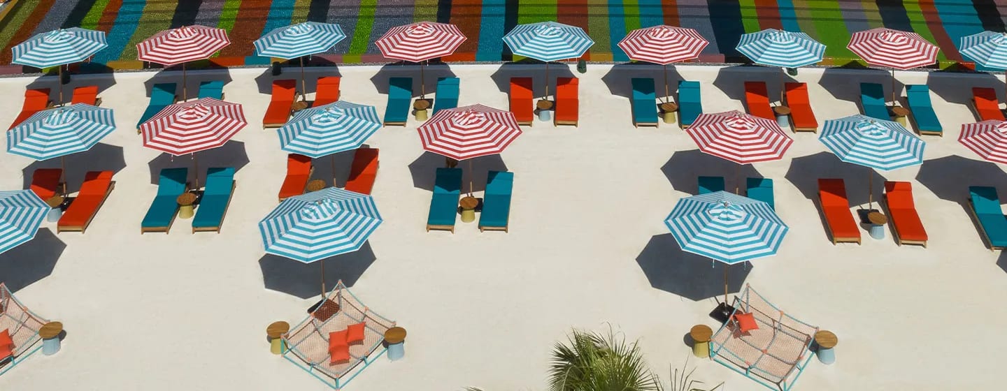 Lazuli Beach Club · Mediterranean & healthy · day to midnight